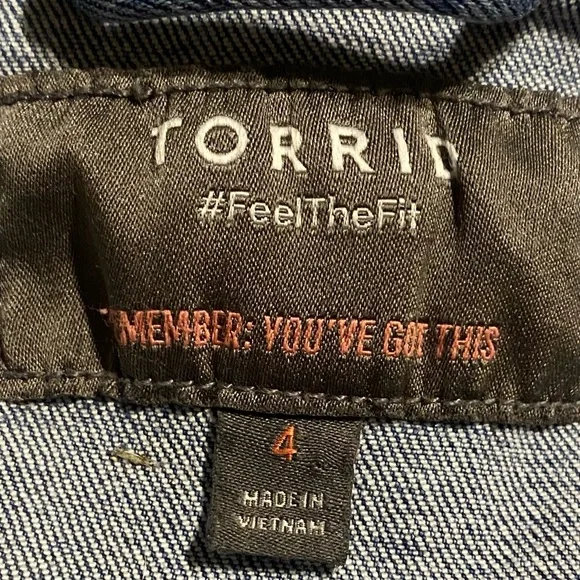 Torrid Denim Button-up Short Vest Women 4X Blue Pockets Distressed Western Rodeo - Picture 2 of 14